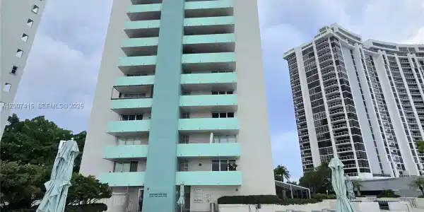 5 Island Ave