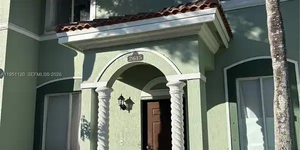 2615 SE 14 Avenida