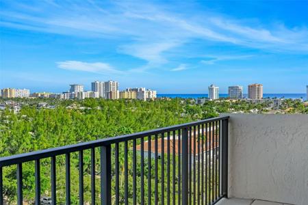 3200 Port Royale Dr N