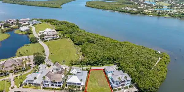 Image 2: 4-web-or-mls-2915 E Marsh Island Dr - 4