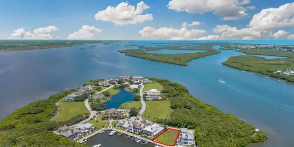 Image 3: 6-web-or-mls-2915 E Marsh Island Dr - 6