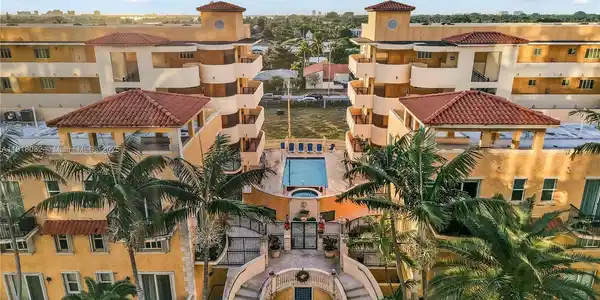 8888 Collins Ave