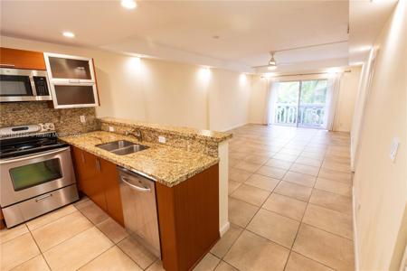 100 Edgewater Dr