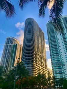 488 NE 18th St