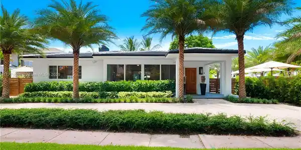 2575 Pine Tree Dr