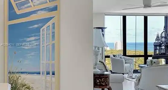 Image 3: interior foyer