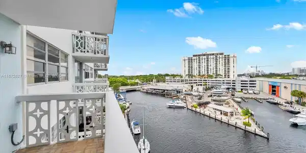13155 Ixora Ct