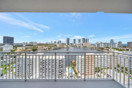 427 Golden Isles Dr