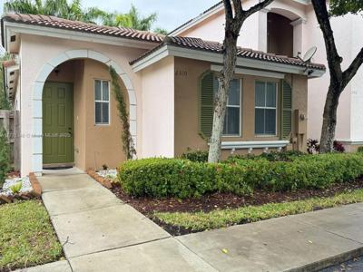2310 NE 42nd Cir