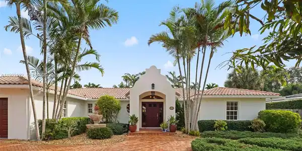 608 Middle River Dr
