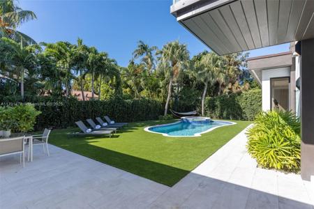 4250 Nautilus Dr