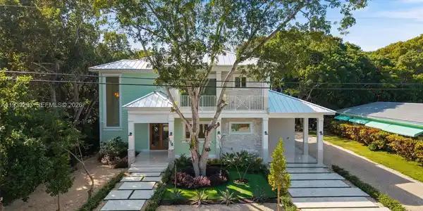 114 Royal Ln