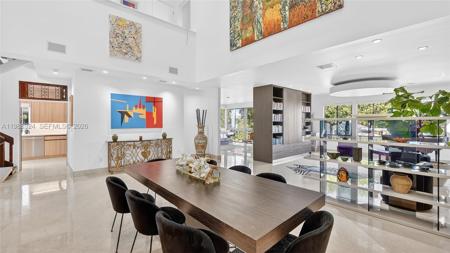 2000 S Bayshore Dr