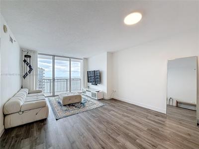 1750 N Bayshore Dr