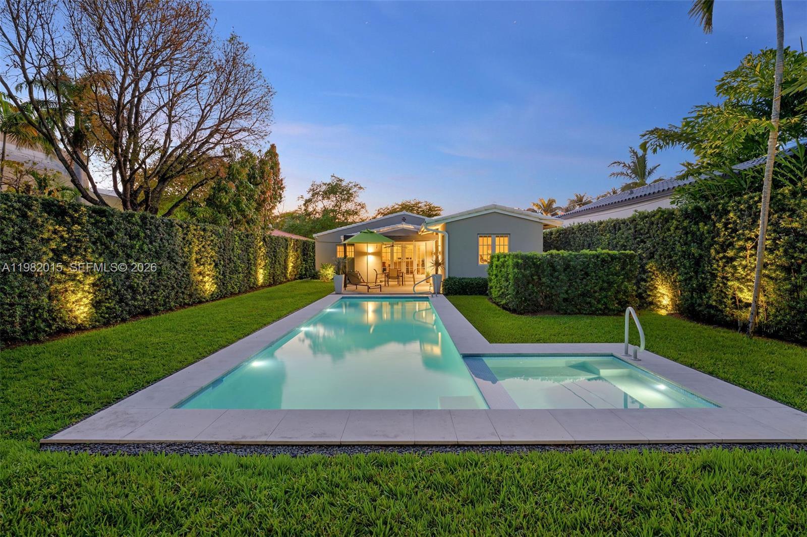 Image 2: Ultra-private backyard with gorgeous podacarpus hedges.