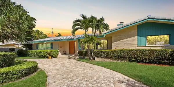 11505 N Bayshore Dr