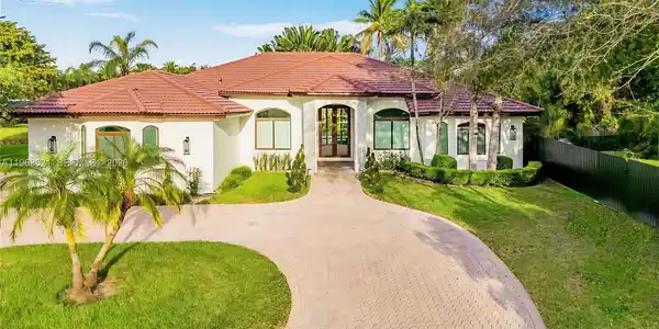 16315 SW 88th Ct