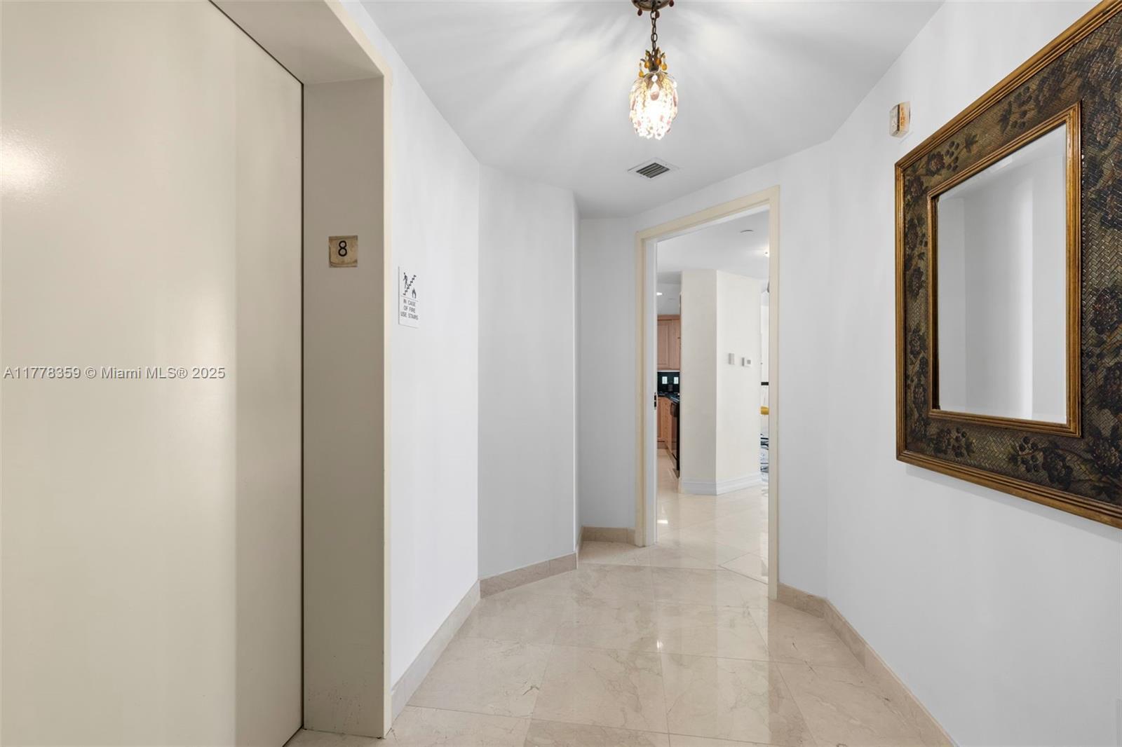 Image 2: Semi-Private entry Foyer
