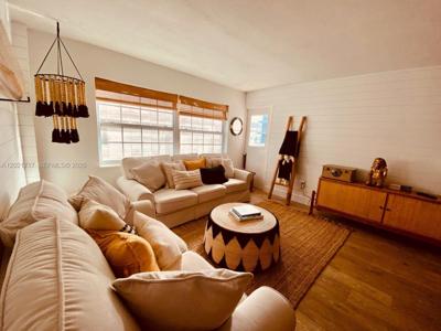 325 Ocean Dr