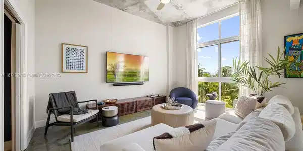 2001 Meridian Av