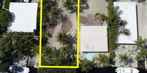 Lot 24 Gardenia St