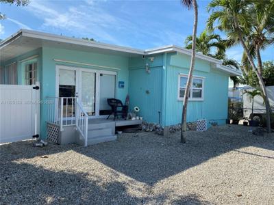 228 Oleander Dr