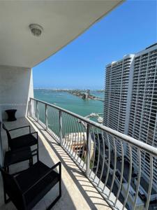 1750 N Bayshore Dr
