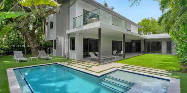 10 Samana Dr