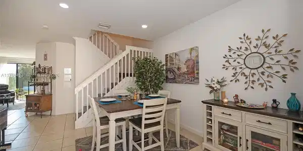 360 SE 37th Ter