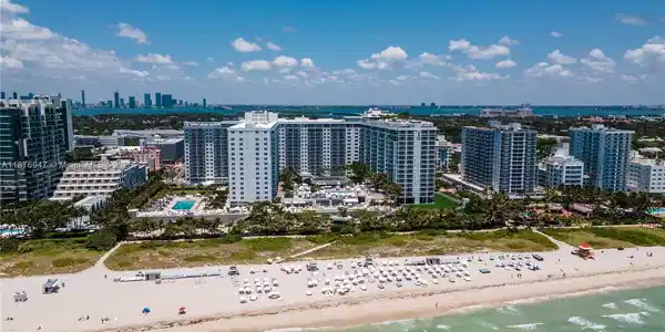 2301 Collins Ave