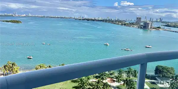 1800 N Bayshore Dr