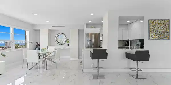 340 Sunset Dr