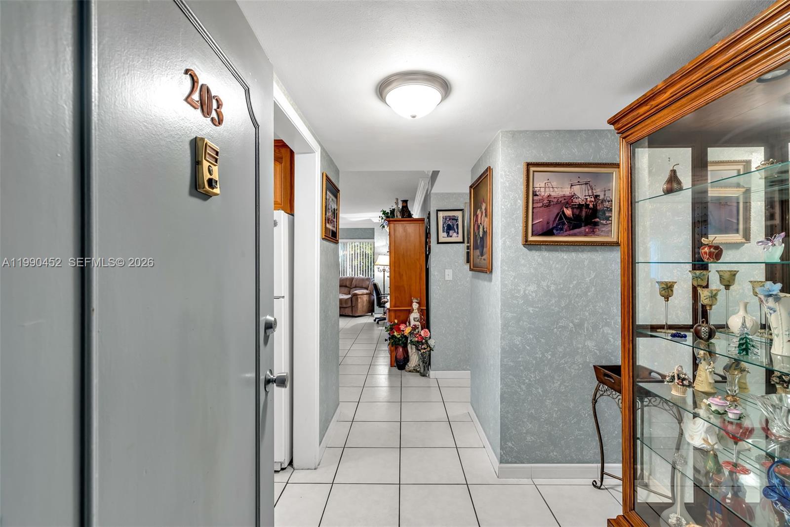 Image 3: WELCOME HOME!
