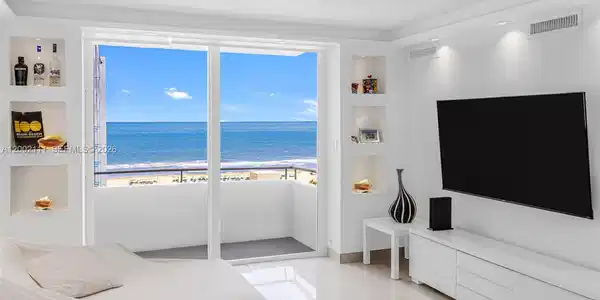 465 Ocean Dr