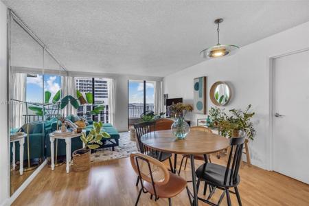 555 NE 15th St