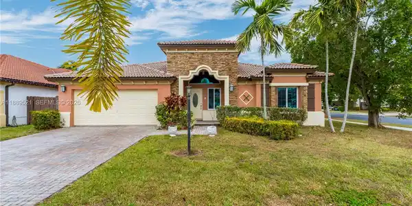 3591 NE 10th Dr