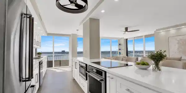 Image 3: 5510-n-ocean-dr-22d-singer-island-kitche
