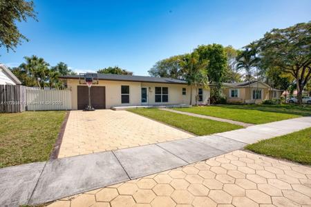 18033 SW 89th Pl