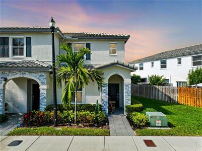 1566 SE 27th Ter