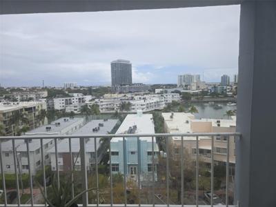 6900 Bay Dr