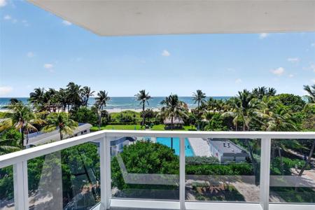 2401 Collins Ave