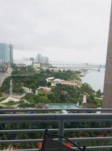 325 S Biscayne Blvd