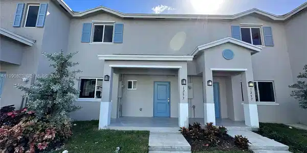 501 NE 1st Dr