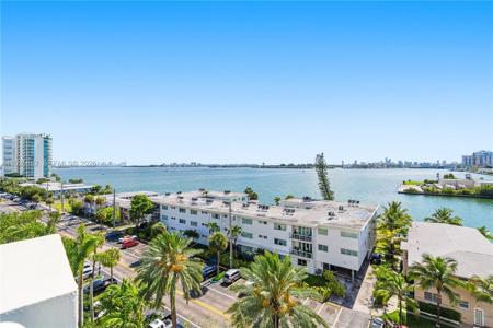 7910 Harbor Island Dr