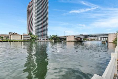 1825 S Ocean Dr