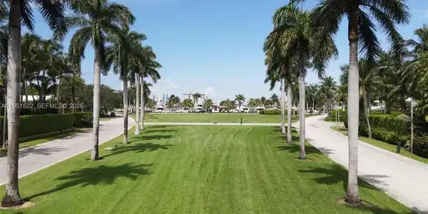 20 Park Dr
