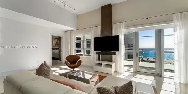 3739 Collins Ave