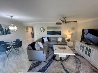 275 Palm Ave