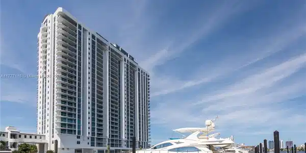 17301 Biscayne BLV