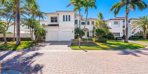 822 Meridian Ln